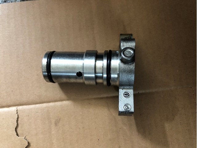 Клапан електромагнітний положення (фаз) розподільного валу SH0114420A MAZDA