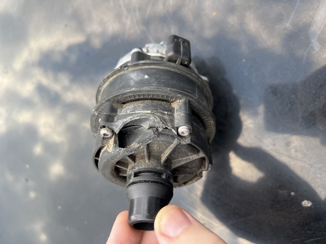 Водяний насос охолодження електро додатковий 11518637953 BMW