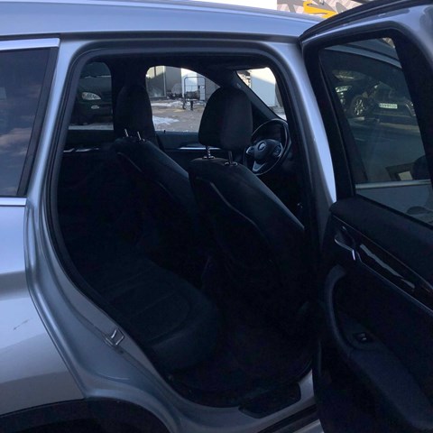 Скло заднє праве 51357388870 BMW