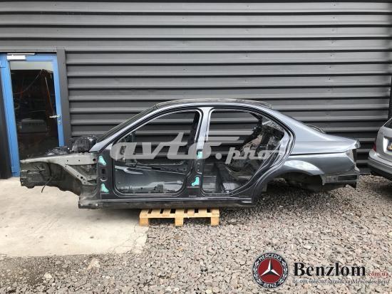 Настил підлоги 2046100175 MERCEDES