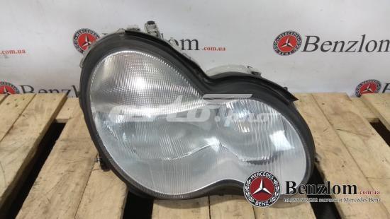 Фара передня права A0301166602 MERCEDES