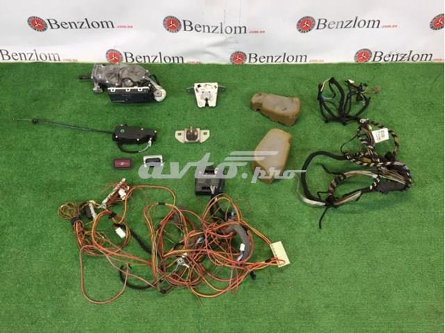 Блок управління відкриття кришки багажника A2048708926 MERCEDES