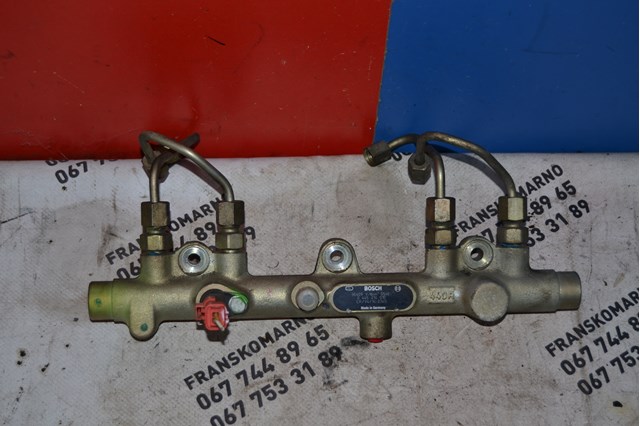 Рампа форсунок системи упорскування палива 0445214010 BOSCH