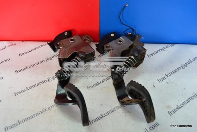 Педаль і привід управління зчепленням 2127W2 PEUGEOT