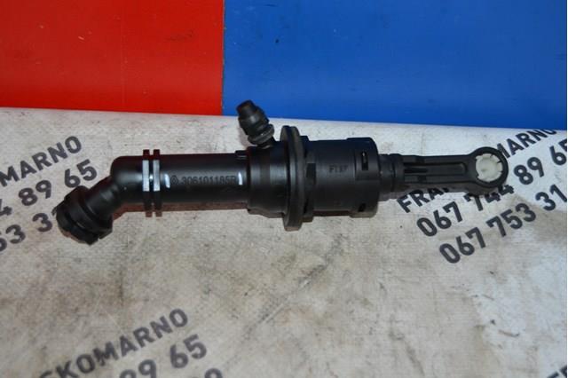 Циліндр зчеплення, головний 306101185R RENAULT