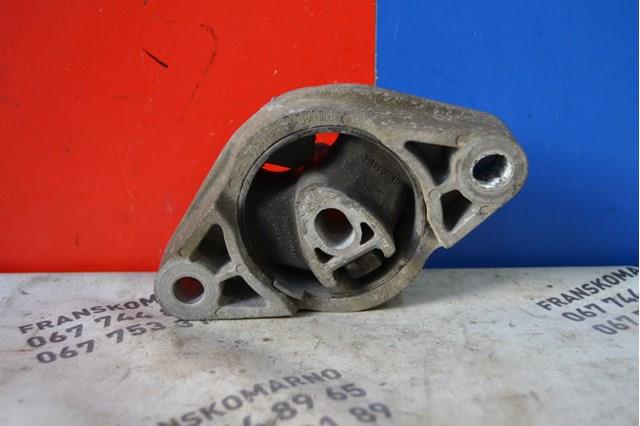 Подушка (опора) двигуна, нижня 546190004R RENAULT