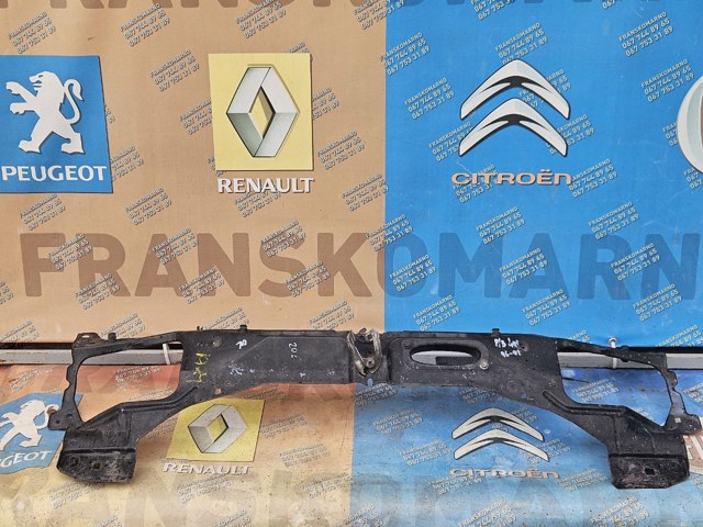 Рамка передньої панелі 7104C9 PEUGEOT