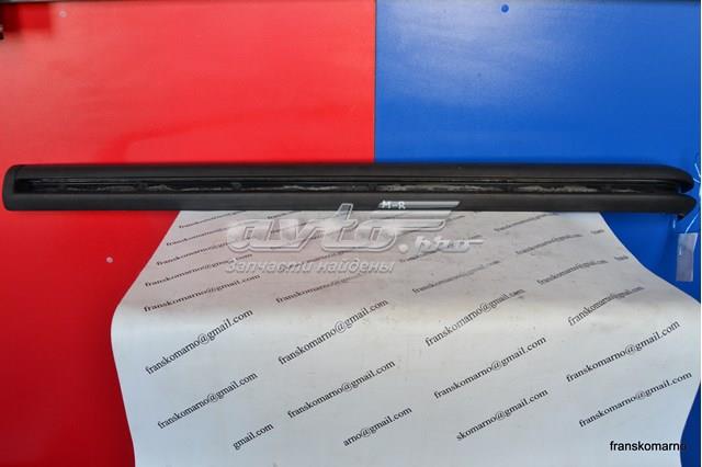 Рейка направляюча зсувної двері, центральна права 7700352371 RENAULT