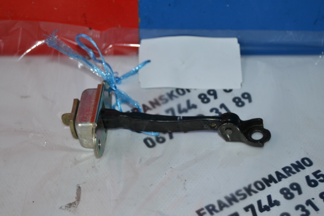 Обмежувач відкриття дверей, передній 804301U60A NISSAN