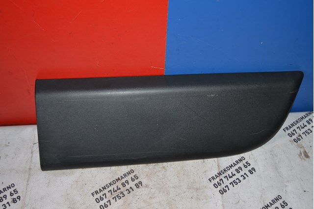 Молдинг передніх правих дверей 808200149R RENAULT