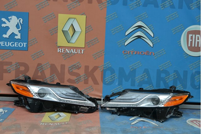 Основна фара - вставка 8111006D70 TOYOTA