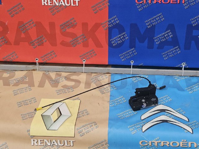 Замок передніх пасажирських дверей 8200008248 RENAULT