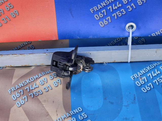 Замок задньої правої двостулкової двері, нижній 8200031626 RENAULT