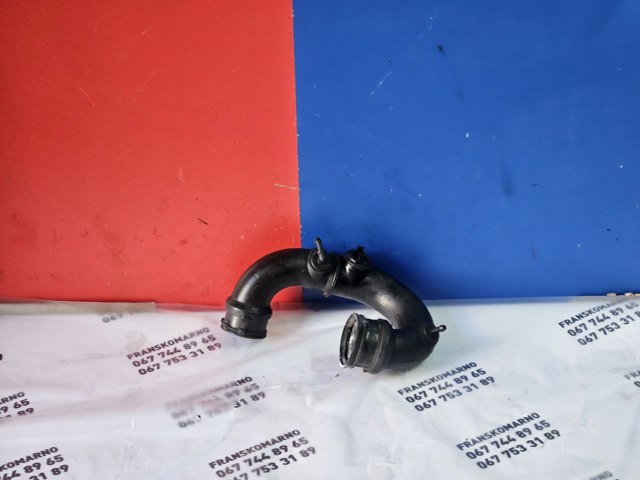 Патрубок повітряний, вихід з турбіни (наддув) 8200136780 RENAULT