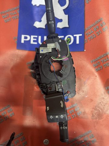 Перемикач підрульовий 8200213760 RENAULT