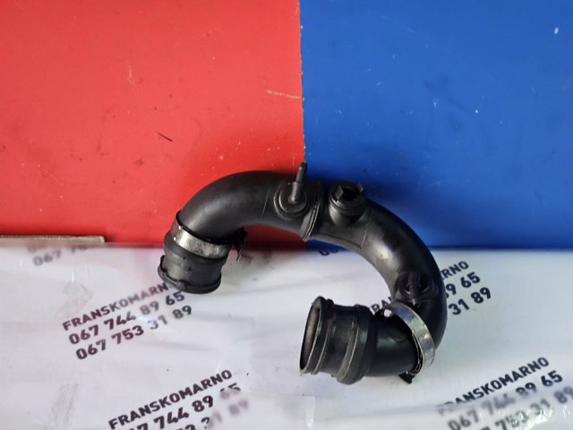 Патрубок повітряний, вихід з турбіни (наддув) 8200404193 RENAULT