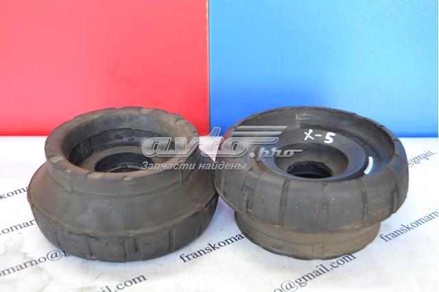 Проставка (гумове кільце) пружини передньої, верхня 8200904006 RENAULT