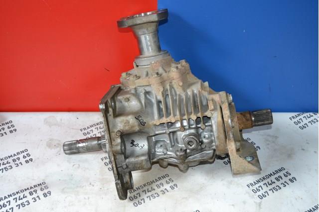 Коробка роздавальна 8200988056 RENAULT