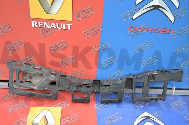 Кронштейн бампера заднього, центральний 850429336R RENAULT