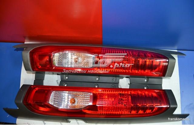 Накладка під задній ліхтар, лівий 93857722 OPEL
