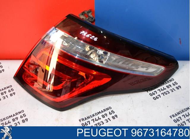 Фара задня права зовнішня 9673164780 PEUGEOT