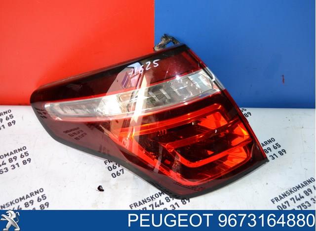 Ліхтар задній лівий, зовнішній 9673164880 PEUGEOT