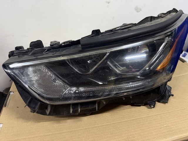 Фара ліва 811500E521 TOYOTA