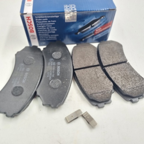 Передні гальмівні колодки 0986424709 BOSCH