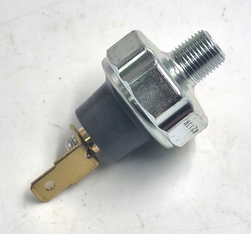 Датчик тиску масла двигуна Mitsubishi Space Wagon 2