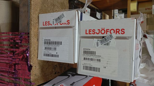Пружини задні 4259256 LESJOFORS