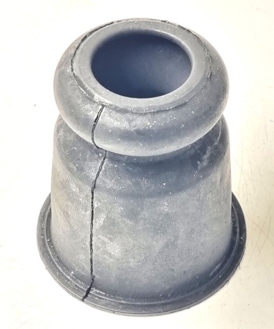Відбійник амортизатора заднього 552400W010 NISSAN