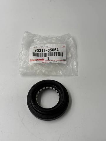 Сальник півосі 9031135064 TOYOTA