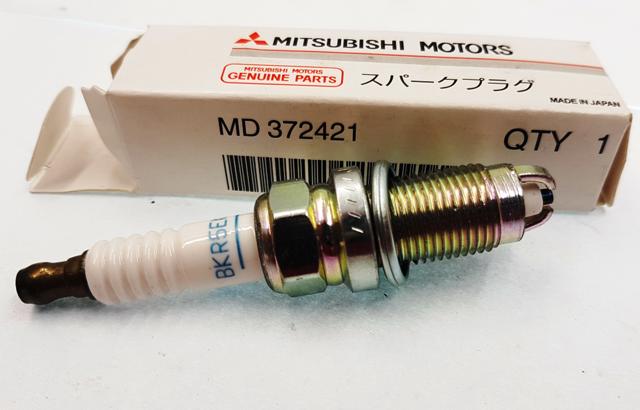 Свічки запалювання (запальні) і дроти MD372421 MITSUBISHI