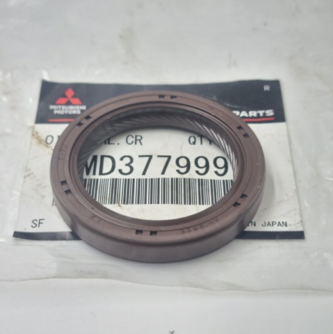 Сальник колінвала передній MD377999 MITSUBISHI