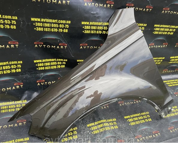 Ліве переднє крило 4L0821101 VAG