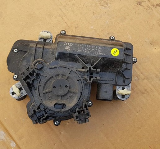 Актуатор замка багажника (задніх дверей) 4M0827887B VAG