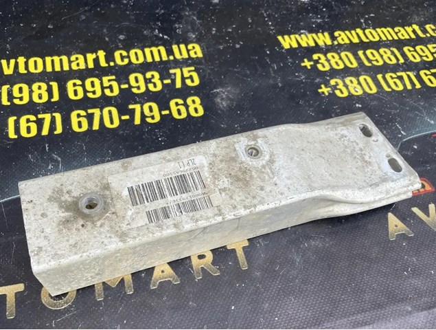 Кронштейн підсилювача переднього бампера 51117296855 BMW