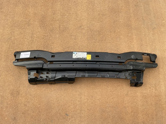 Кронштейн бампера заднього, центральний 51128053584 BMW