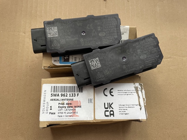 Антена 5WA962133F VAG
