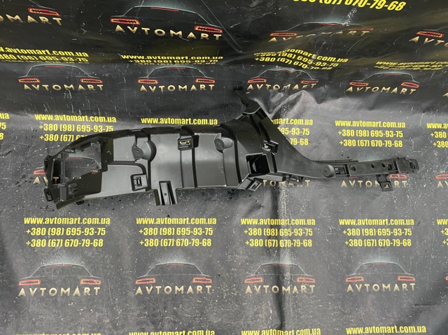 Кронштейн кріплення бампера переднього правий 8081896 BMW