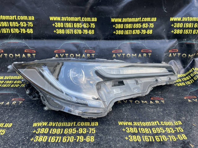 Фара комбінована, передня 8111002S70 TOYOTA