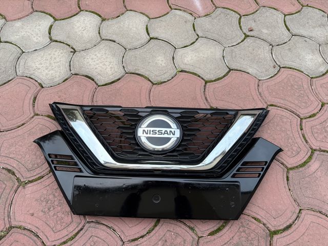 Решітка 62310HV3 NISSAN
