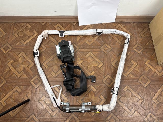 Ремінь безпеки передній правий 8R1857706J VAG