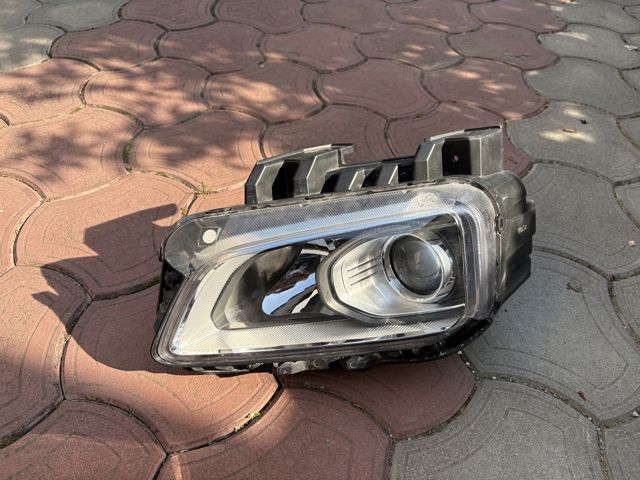 Фара дальнього світла в зборі 92101J9000 HYUNDAI