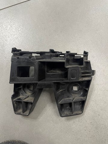 Напрямна заднього бампера, права 3G9807484A VAG