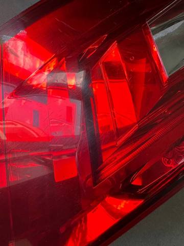 Фара задня права зовнішня 3V5945208A VAG