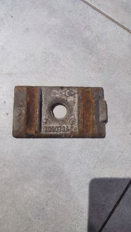 Підкладка під драбину задньої ресори 7700309073 RENAULT
