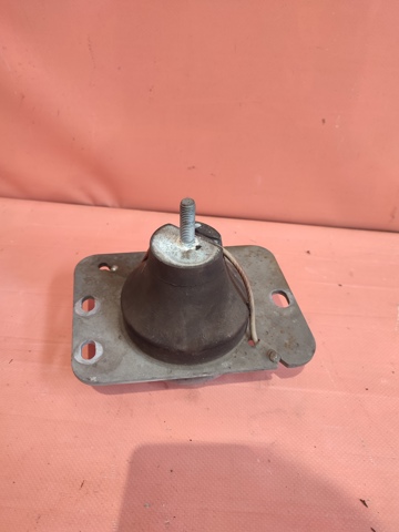 Права подушка мотора 8200411257 RENAULT