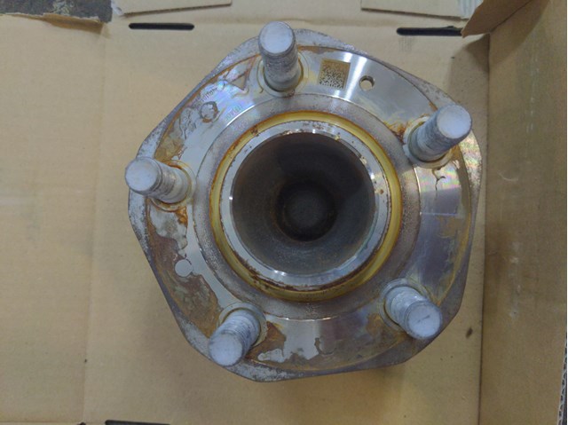 Колеса і маточини 104412200E Tesla Model