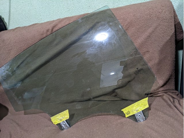 Скло заднє праве 107790599C TESLA